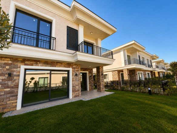 Alya Bahçe satılık lüks villa Bahçeşehir