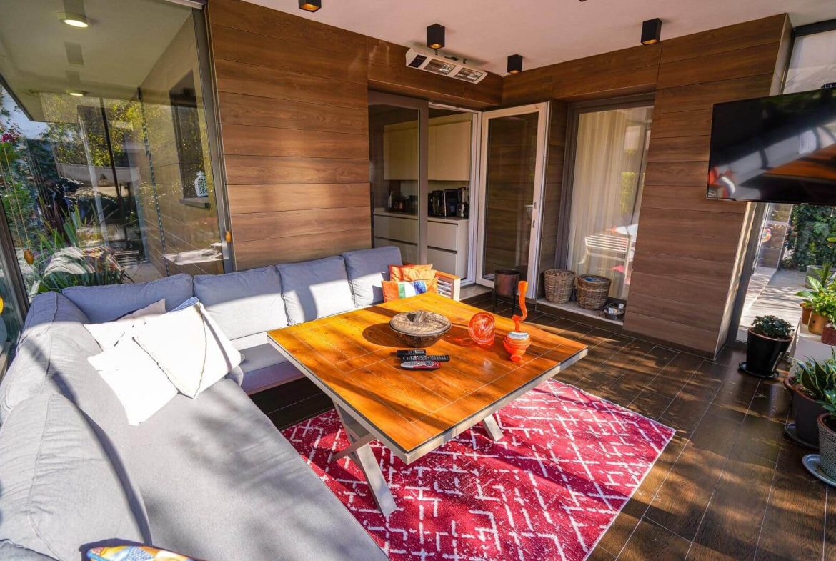 Bahçeşehir Eston Şehir Koru bahçeli villa
