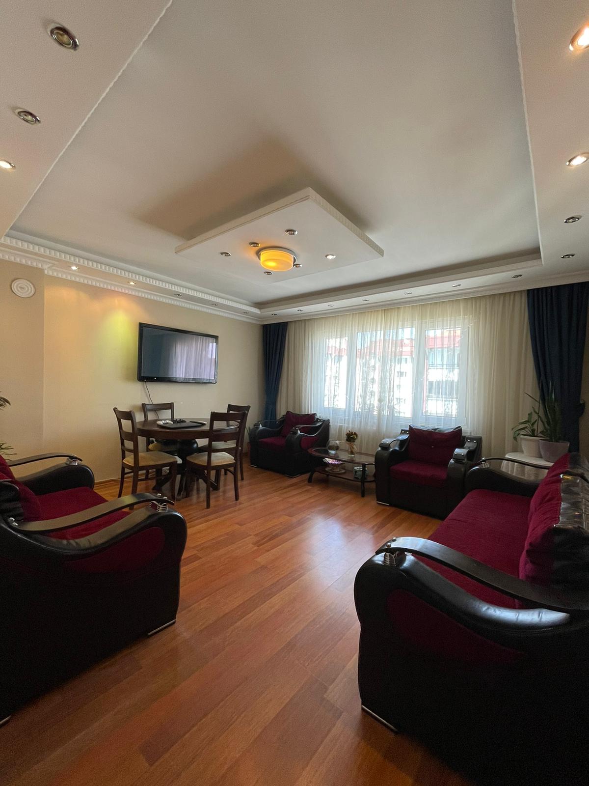 Bahçeşehir Kiptaş Örnek Evleri.8 Şık oturma odası, modern tasarım.